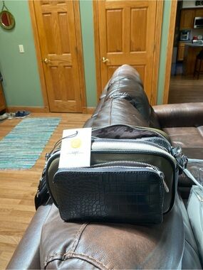 Espe Crossbody
NWT